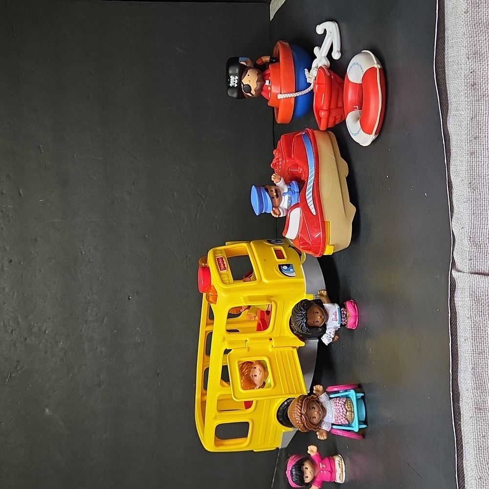 Fisher Price Little People Sit With Me School‎ Bus 2016, Speedboat And 8 Figures